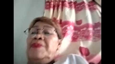 Snapshot of lolamommie chatting on September 17, 10:55 pm tey online show from September 17, 10:55 pm