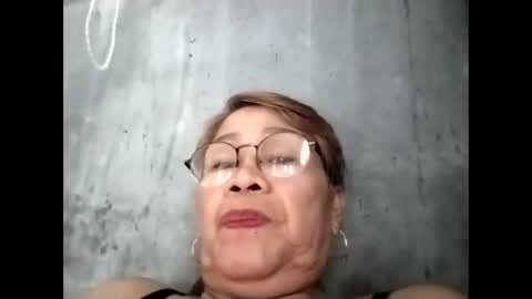 Snapshot of lolamommie chatting on September 23, 6:16 am tey online show from September 23, 6:16 am