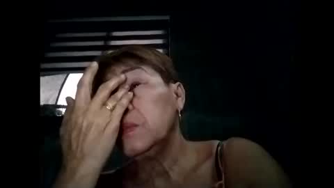 Snapshot of lolamommie chatting on October 8, 8:45 am tey online show from October 8, 8:45 am