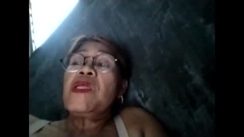 Snapshot of lolamommie chatting on November 7, 7:19 am tey online show from November 7, 7:19 am