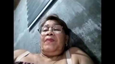 Snapshot of lolamommie chatting on November 30, 9:24 am tey online show from November 30, 9:24 am