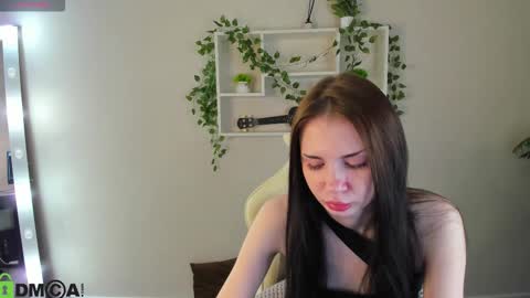 Snapshot of lolatwizz chatting on November 4, 9:19 am Lola online show from November 4, 9:19 am