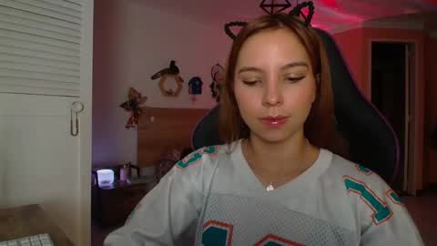 Lola doll online show from November 6, 8:32 pm