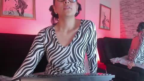Snapshot of lolaxxxperiience chatting on October 11, 11:31 am Lola online show from October 11, 11:31 am