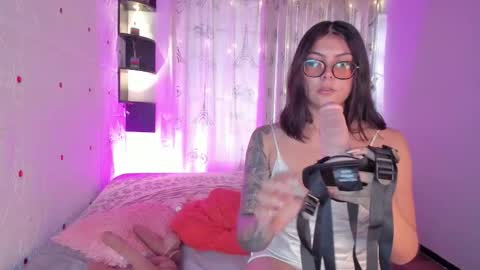 Lola online show from November 5, 11:54 am