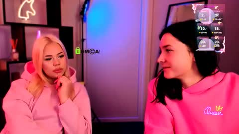 Snapshot of lole_ti chatting on March 10, 6:07 am lole ti online show from March 10, 6:07 am