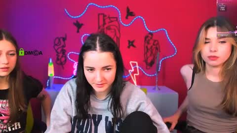 Snapshot of lole_ti chatting on March 28, 7:46 pm lole ti online show from March 28, 7:46 pm