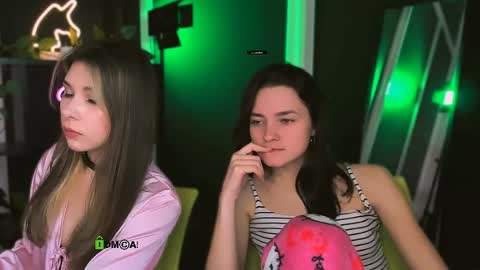 Snapshot of lole_ti chatting on April 4, 6:05 pm lole ti online show from April 4, 6:05 pm