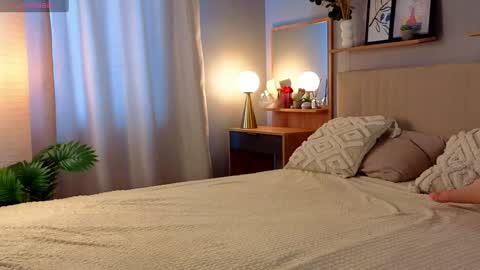 Lola online show from May 21, 10:44 am