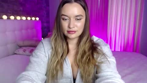 Snapshot of lollidoli__ chatting on February 8, 12:41 pm Victoria online show from February 8, 12:41 pm