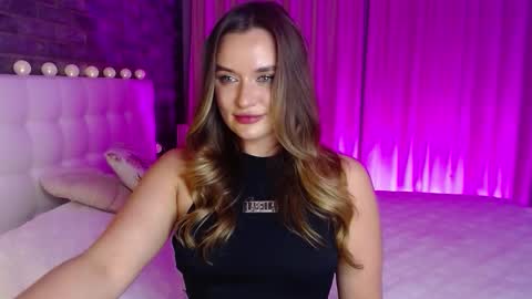 Snapshot of lollidoli__ chatting on February 17, 3:40 pm Victoria online show from February 17, 3:40 pm