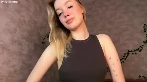 Mia online show from June 25, 2:11 am