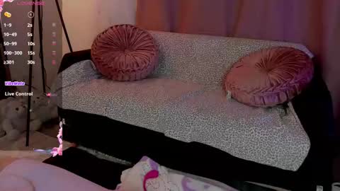 Snapshot of lolly_js_ chatting on October 12, 1:59 am Lolly online show from October 12, 1:59 am