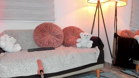 Snapshot of lolly_js_ chatting on April 4, 1:37 am Lolly online show from April 4, 1:37 am