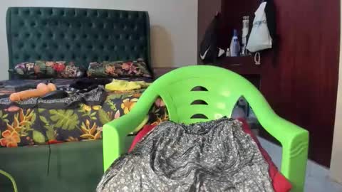 Snapshot of lolly_preety chatting on April 29, 6:28 am lolly_preety online show from April 29, 6:28 am