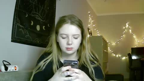 Lilly online show from January 16, 9:30 pm