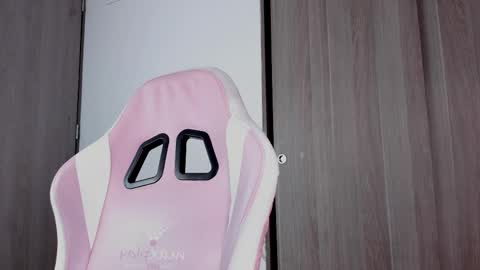 Snapshot of lollypetitte_ chatting on September 10, 5:07 am Lolly online show from September 10, 5:07 am