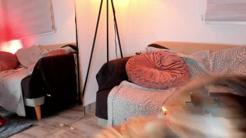 Snapshot of lollypetitte_ chatting on April 2, 3:15 am Lolly online show from April 2, 3:15 am