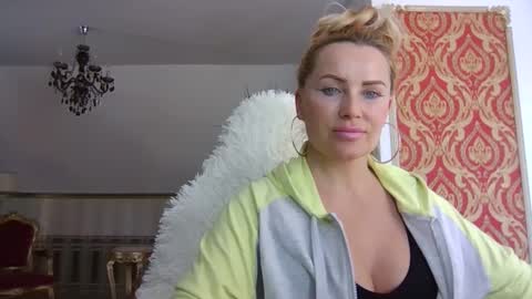 Roxy online show from February 22, 1:02 pm