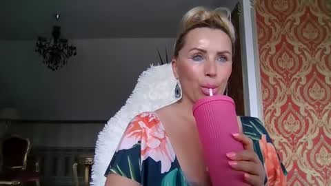 Roxy online show from March 11, 12:39 pm