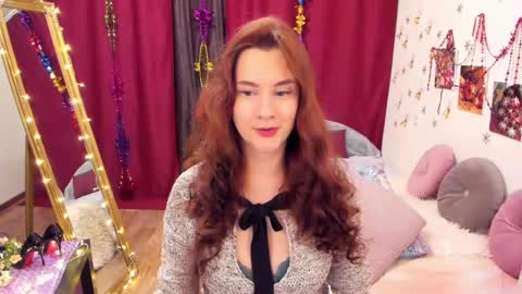 Snapshot of lolomercier chatting on January 1, 7:53 pm LoloMercier online show from January 1, 7:53 pm