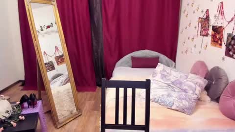 Snapshot of lolomercier chatting on January 26, 8:34 pm LoloMercier online show from January 26, 8:34 pm