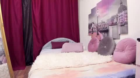 Snapshot of lolomercier chatting on March 8, 9:08 pm LoloMercier online show from March 8, 9:08 pm