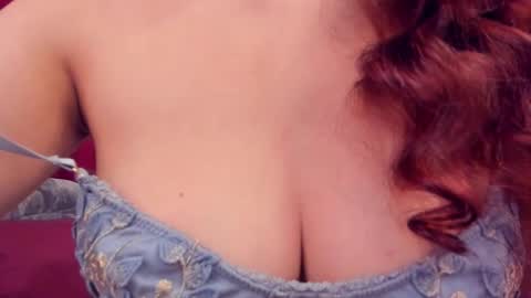 Snapshot of lolomercier chatting on November 23, 7:02 pm LoloMercier online show from November 23, 7:02 pm