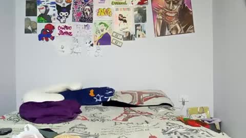 Snapshot of loly_pink_ chatting on December 9, 2:02 am Loly online show from December 9, 2:02 am