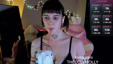 Molli online show from December 12, 5:15 pm