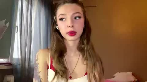 Lili online show from March 15, 3:18 pm