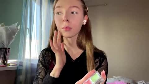 Lili online show from March 21, 2:20 pm