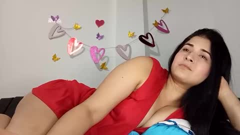 estehfania online show from June 3, 8:58 pm