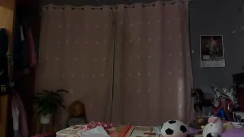 lomasricoqueveras online show from November 22, 5:50 am