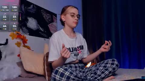 Lona online show from November 1, 7:16 pm