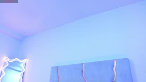 london_tay online show from September 10, 7:36 pm