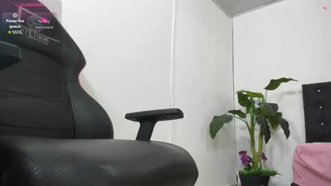 london_tay online show from September 20, 7:04 pm