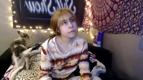 Snapshot of londonray chatting on June 19, 12:48 am londonray online show from June 19, 12:48 am