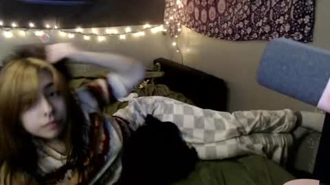 Snapshot of londonray chatting on June 28, 8:37 pm londonray online show from June 28, 8:37 pm
