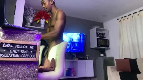 Snapshot of lone_wolf_3x chatting on March 1, 8:05 am lone_wolf_3x online show from March 1, 8:05 am