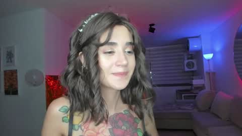 Snapshot of lonelly_lolly98 chatting on January 5, 2:38 am SABRINA online show from January 5, 2:38 am