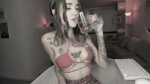 Snapshot of lonelly_lolly98 chatting on January 20, 11:21 pm SABRINA online show from January 20, 11:21 pm