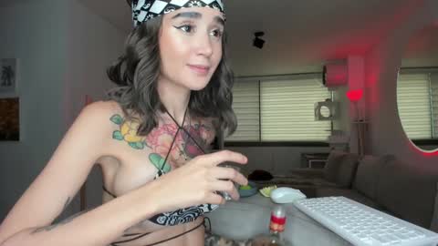 Snapshot of lonelly_lolly98 chatting on February 2, 9:56 pm SABRINA online show from February 2, 9:56 pm