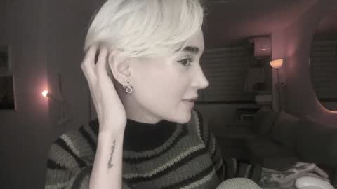 Snapshot of lonelly_lolly98 chatting on February 7, 11:55 pm SABRINA online show from February 7, 11:55 pm