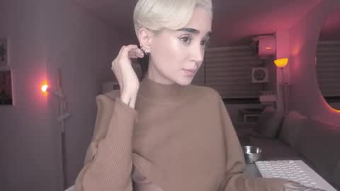 Snapshot of lonelly_lolly98 chatting on February 10, 11:45 pm SABRINA online show from February 10, 11:45 pm