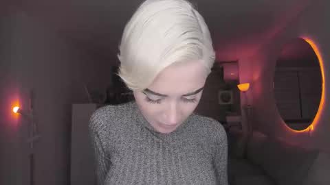 Snapshot of lonelly_lolly98 chatting on February 13, 1:19 am SABRINA online show from February 13, 1:19 am