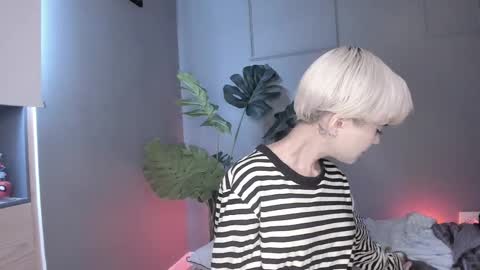 Snapshot of lonelly_lolly98 chatting on February 23, 8:44 pm SABRINA online show from February 23, 8:44 pm