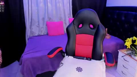 Jennifer  online show from October 16, 3:35 pm