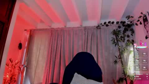 Jennifer  online show from July 22, 9:17 pm