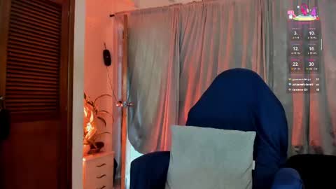 Jennifer  online show from July 28, 8:52 pm